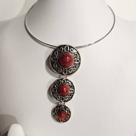 Silvertone & Red Cabachon Choker & Earrings "Costume Jewelry" (Set Of 2) - Picture 5 of 10
